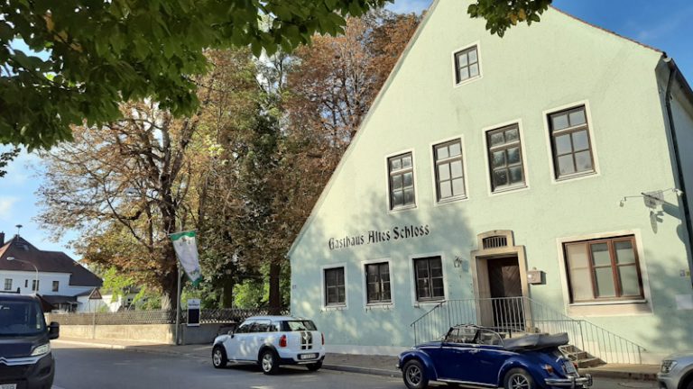 Neugestaltung der Gaststätte „Altes Schloss“ in Niedertraubling