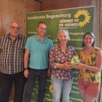 Foto: Kristina Struk (von links nach rechts): Richard Sturm, Dr. Merten Niebelschütz, Gisela Sengl, die Landesvorsitzende der Bayerischen Grünen, Mareike Artmann