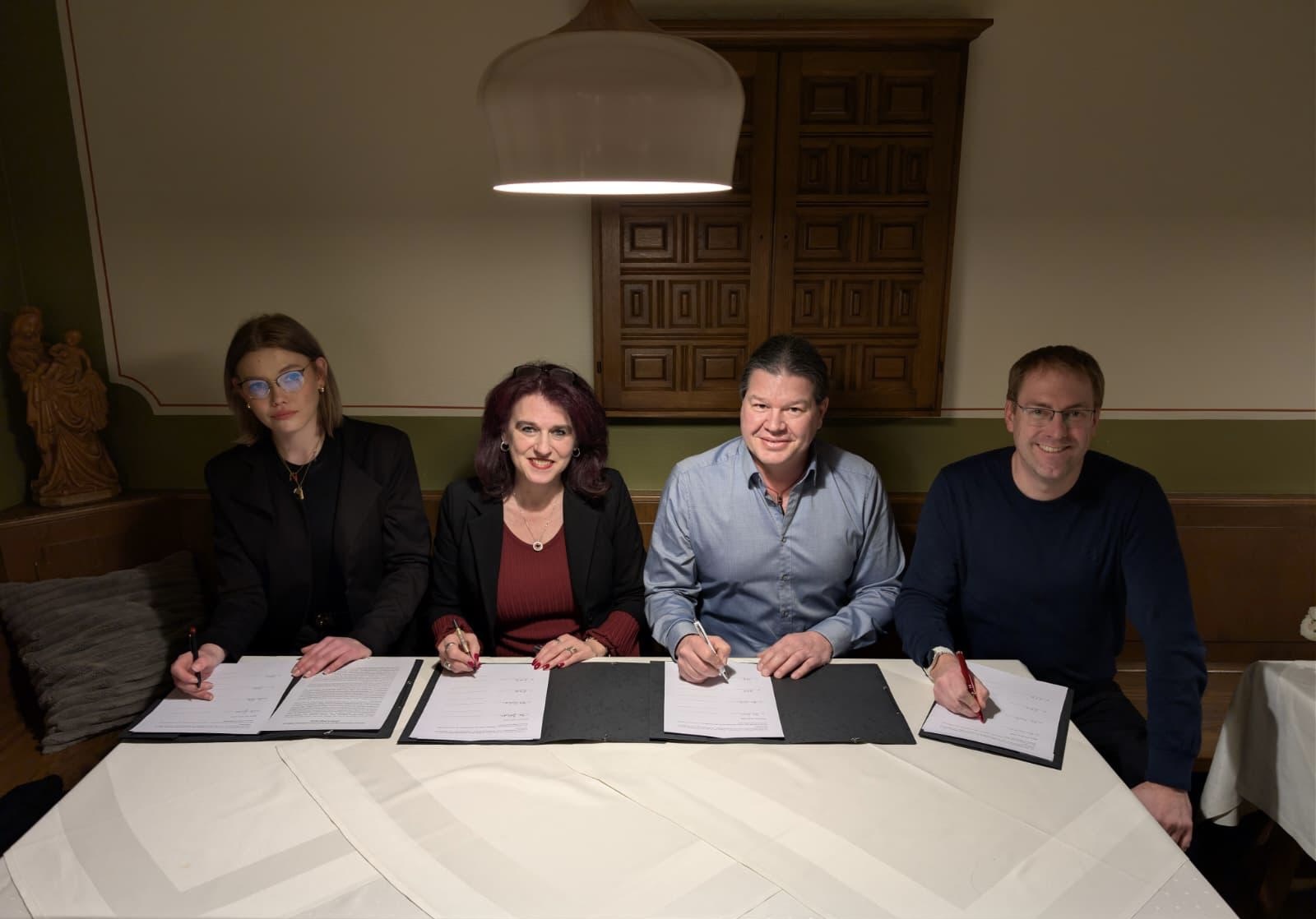 Foto: J. Wessely | Von links: Daniela Deisenroth, Silvia Gross, Herbert Hanwalter und Dr. Merten Niebelschütz